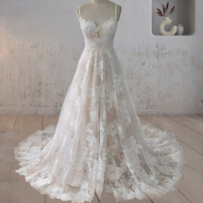 Boho White A-Line Lace Appliques Wedding Dress